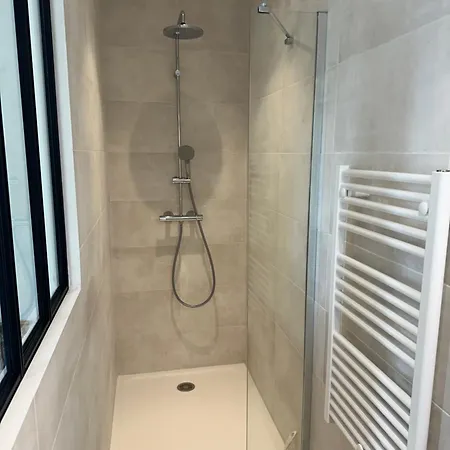 Maison En Bois Piscine Climatisee Proche De La Villa *