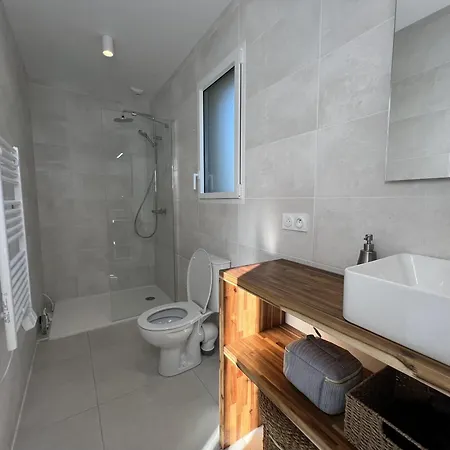 Maison En Bois Piscine Climatisee Proche De La Villa *