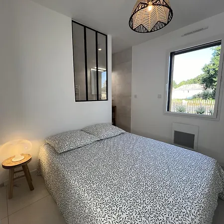 Maison En Bois Piscine Climatisee Proche De La Villa *