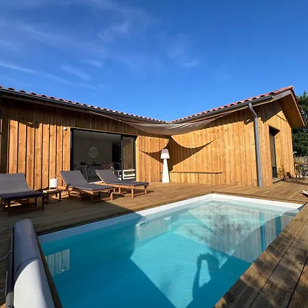 Villa Maison En Bois Avec Piscine Proche De La